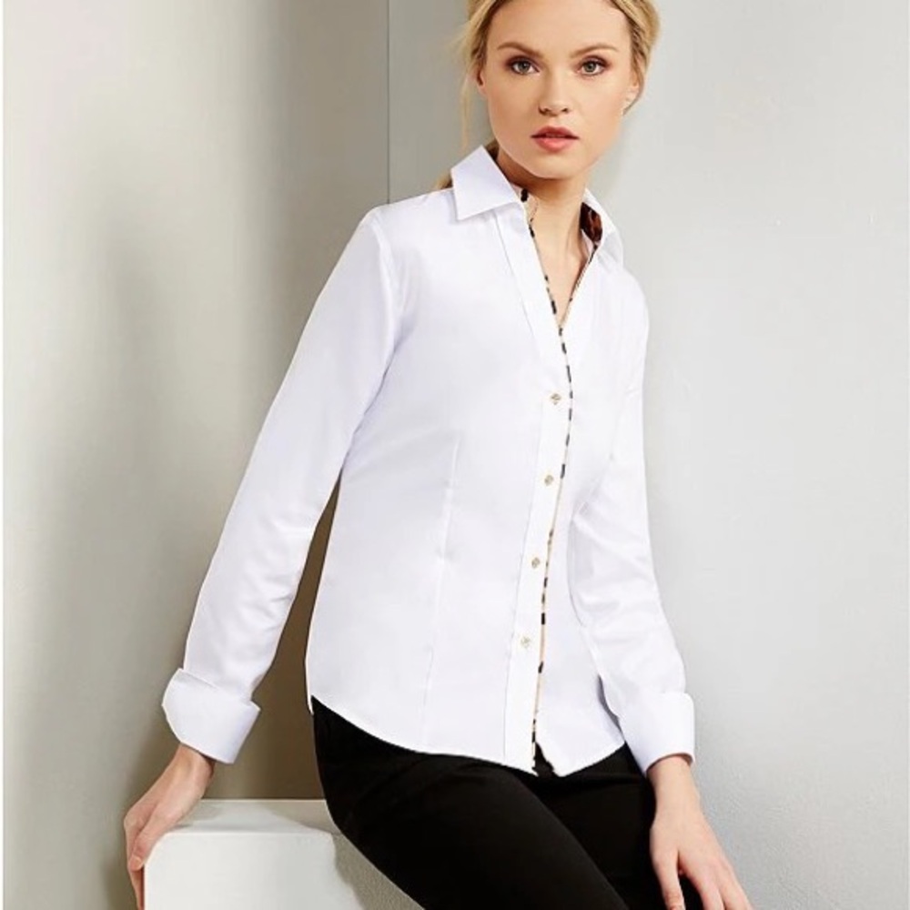 Calvin Klein
Point Collar Long Sleeve Button Cuff Leopard Oxford Shirt